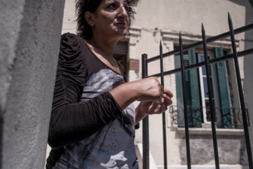 Les Roms ne peuvent pas se domicilier rue Pascal.Cette femme propose des domiciliations contre la somme de 50 euros.